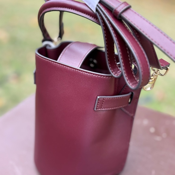 NWT-Liz Claiborne Mini Bucket Bag Burgundy Wine | Gold Hardware - Picture 6 of 7
